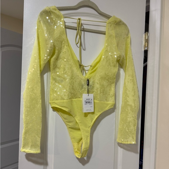 NWT Bardot Yellow Sequin Bodysuit - Picture 8 of 9